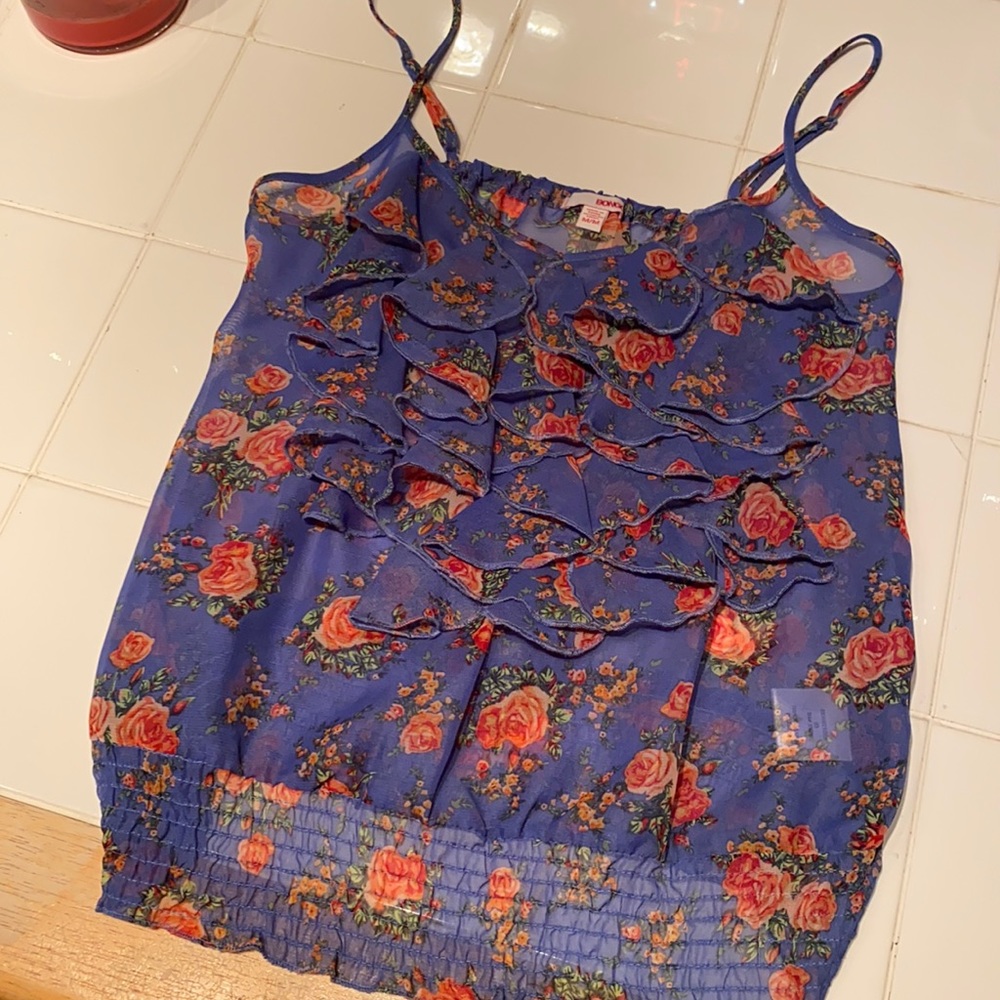 Womens/juniors floral tank top. Size medium